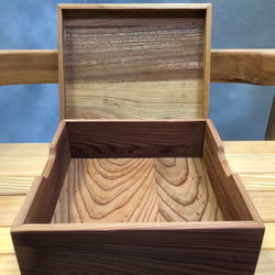 木材の雰囲気をふんだんに感じられる、シンプルな木箱(ややこげ茶色 2枚目の画像