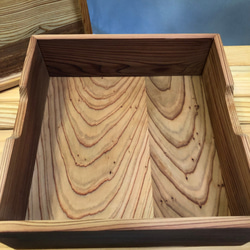 木材の雰囲気をふんだんに感じられる、シンプルな木箱(ややこげ茶色 4枚目の画像