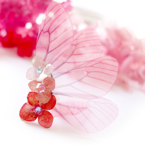 《ラフレーズ》苺の妖精のイヤーカフ　〜紫陽花とシフォン羽根のイヤーカフ（イヤリング）〜 5枚目の画像