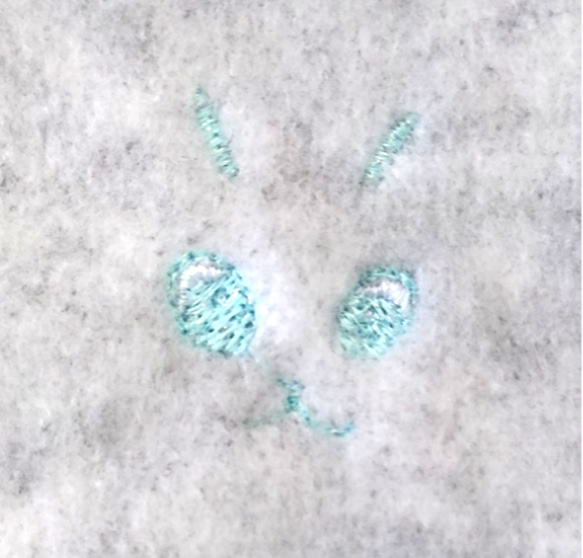 【rabbit field】ポケット付立体冬マスク/ラビフィーフェイス刺繍(グレー/スカイブルー) 4枚目の画像