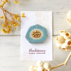 陶土 花ブローチorへアゴムorポニーフック 七角形ビーズ/水色 ブローチ