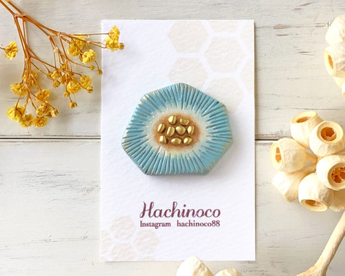 陶土 花ブローチorへアゴムorポニーフック 七角形ビーズ/水色 ブローチ