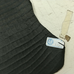 国産牛革　型押し（ワニ型）　焦げ茶　大きさ148デシ　厚さ0.9～1.0ｍｍ 5枚目の画像