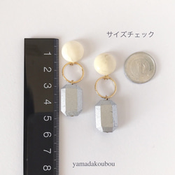 silver×wood とミルキー樹脂の軽量イヤリング/ピアス 3枚目の画像