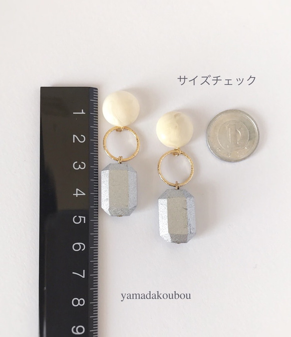 silver×wood とミルキー樹脂の軽量イヤリング/ピアス 3枚目の画像