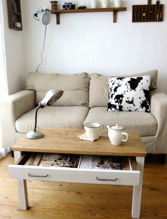 アンティークなかんじの cafe`テーブル /引き出し 1枚目の画像