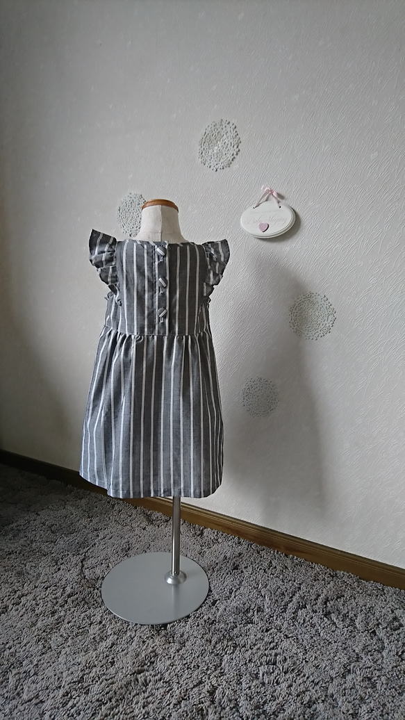 90cm 上品フリルワンピース 4枚目の画像