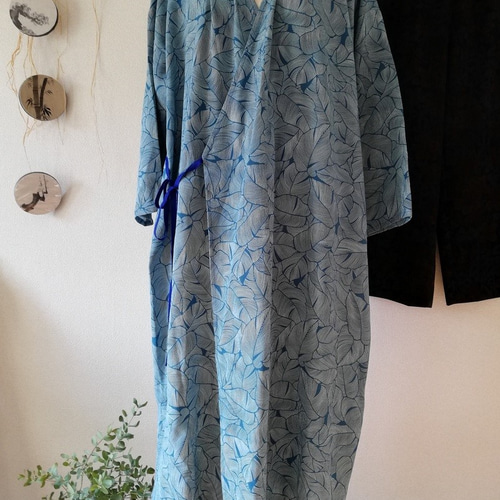 着物リメイク 縮緬 芭蕉布柄の水色カシュクールワンピース ワンピース