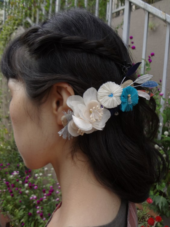 クリップタイプの髪飾り　お花と松 1枚目の画像