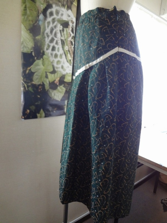 音符柄着物地シルクのキュロットスカート 2枚目の画像