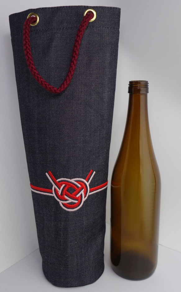 【E1-13】デニム 保冷×衝撃緩和 水引刺繍のギフトバッグ　四合瓶1本用 3枚目の画像