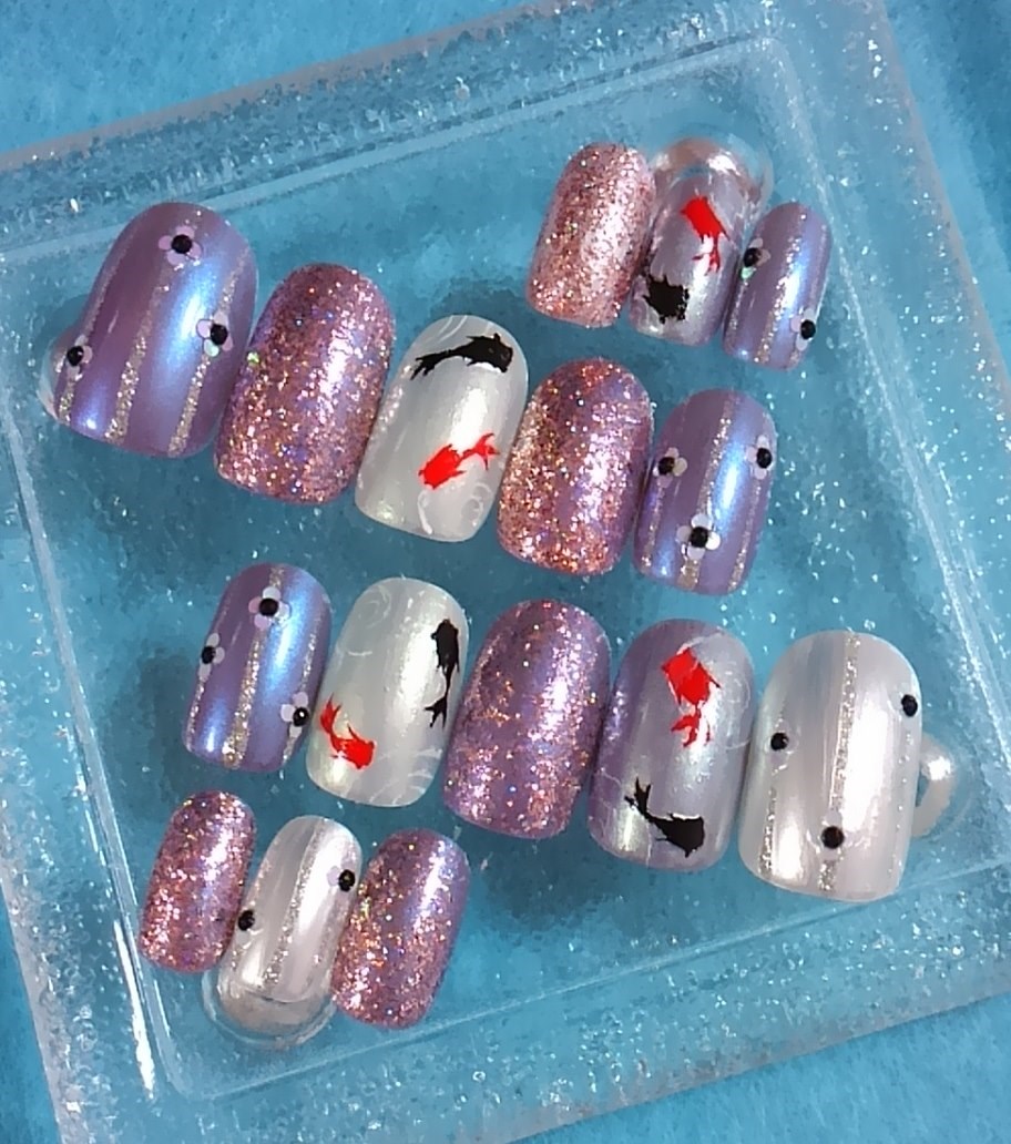 37 16枚セット 金魚ネイル ネイルチップ（つけ爪） amazing-time