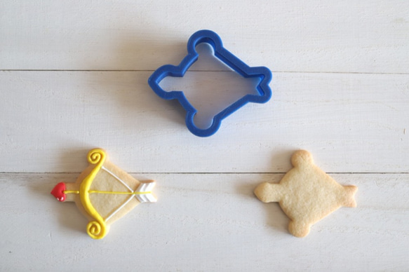 ハート弓矢【横6cm】クッキー型・クッキーカッター 1枚目の画像