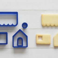 シンプルなお家【特大】フリル屋根　クッキー型・クッキーカッター 1枚目の画像