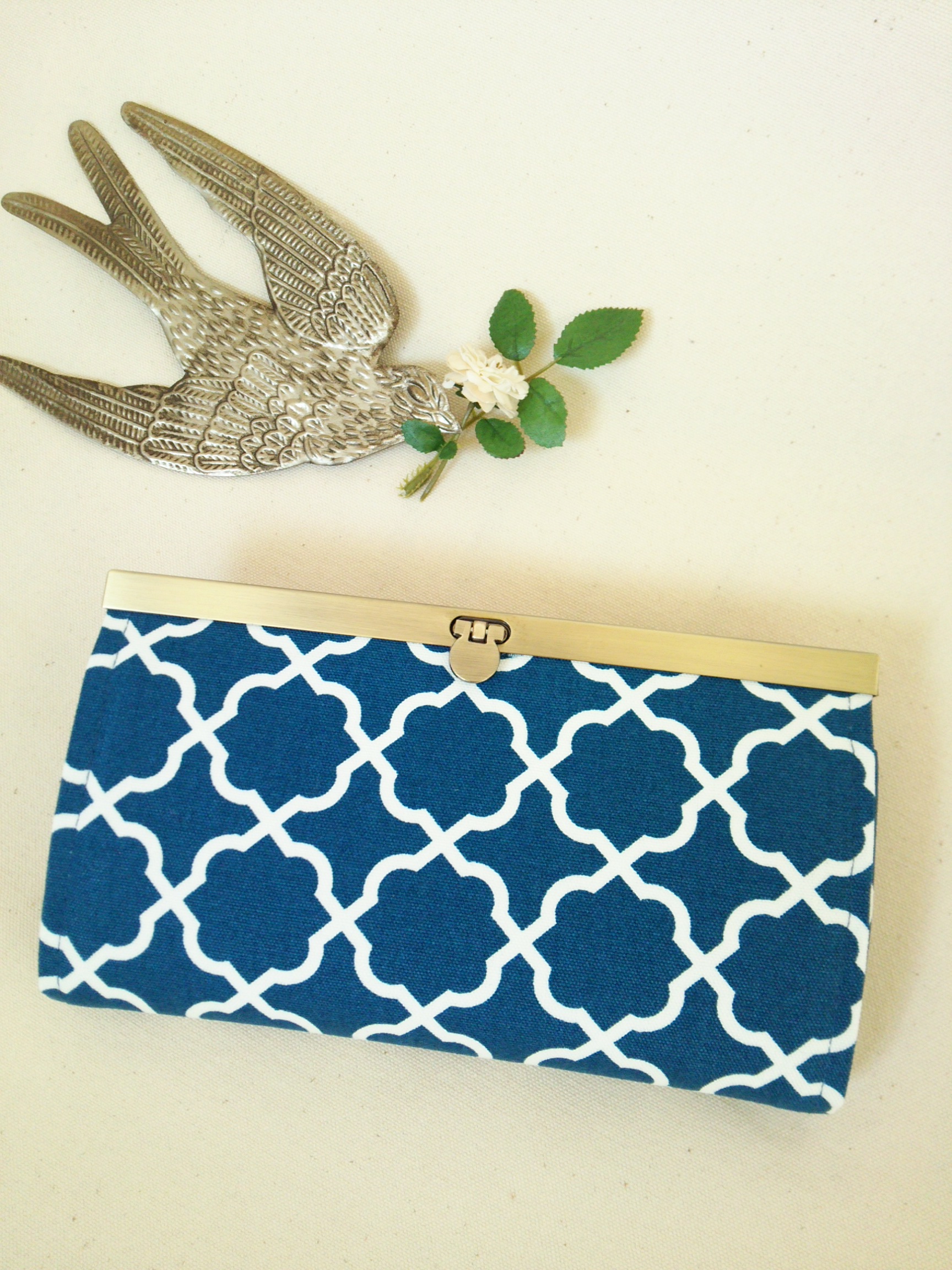 ブルーのモロッカン柄 北欧風 長財布 文鎮口金
