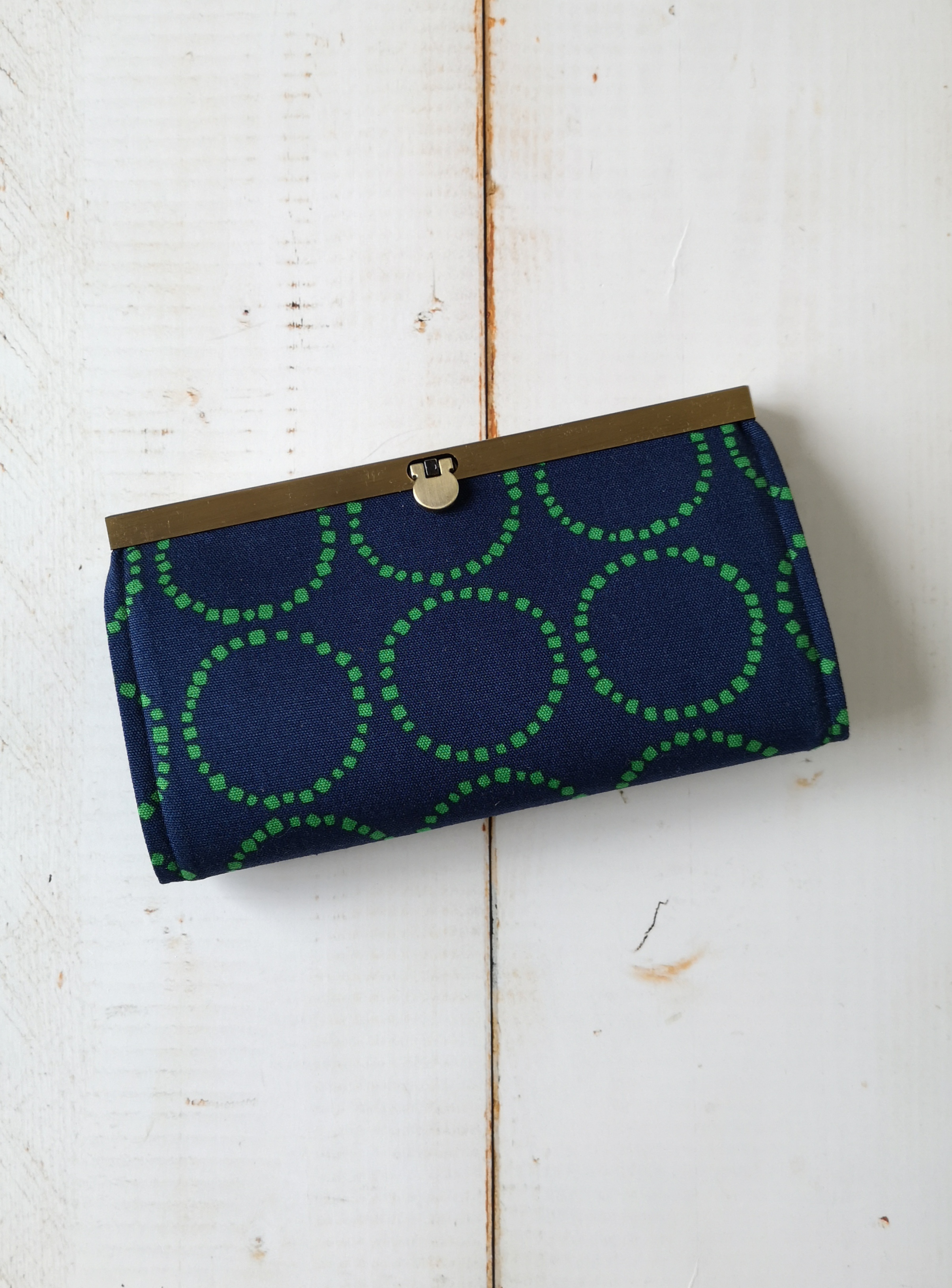 ネイビーサークル柄 長財布  がま口