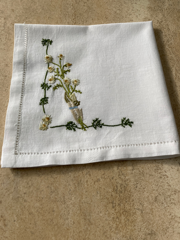 手刺繍　ハンカチ　花束 2枚目の画像