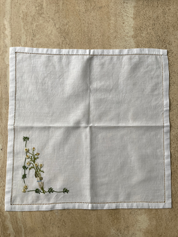 手刺繍　ハンカチ　花束 4枚目の画像