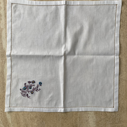 手刺繍　ハンカチ　野に咲く花 3枚目の画像