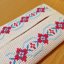 刺繍：ポケットティッシュカバー：北欧調 1枚目の画像