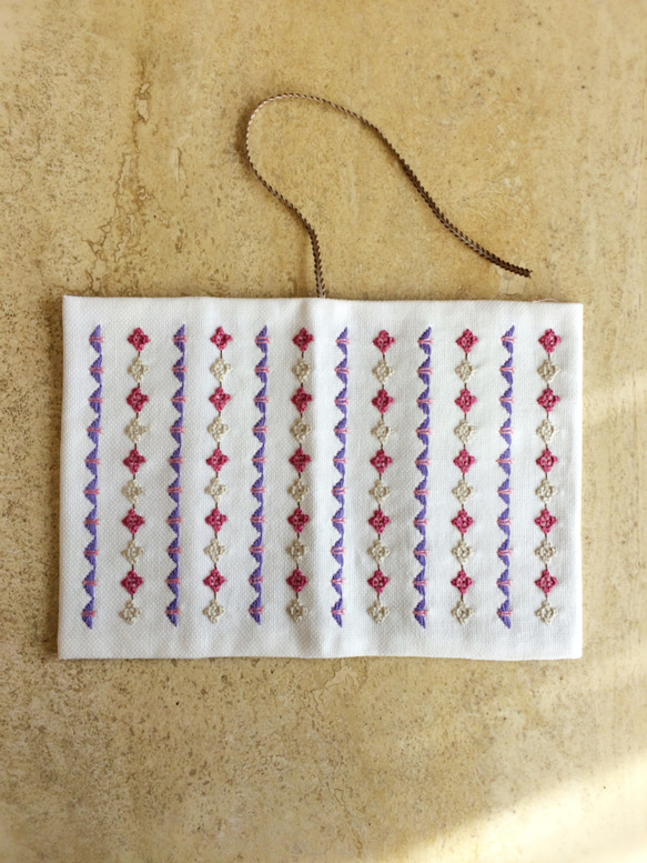 2種のパターン刺繍「蝶」：ブックカバー ：調節可：文庫 3枚目の画像