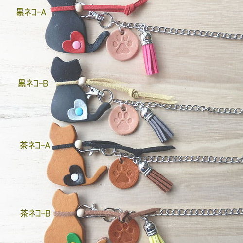 SOLD◇猫 北欧 数式 ハンドメイド 布タッセル バックチャーム