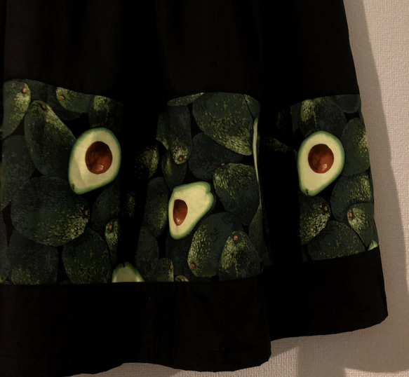 アボカド柄のギャザースカート 3枚目の画像