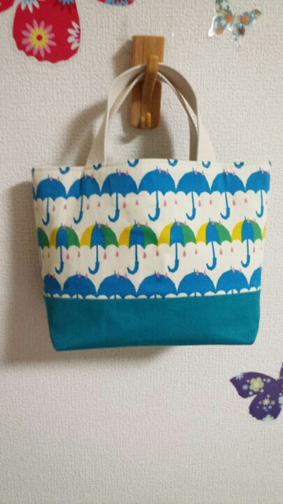 Umbrella　雨の日も爽やかにお出掛けミニバッグ　孔雀緑 2枚目の画像