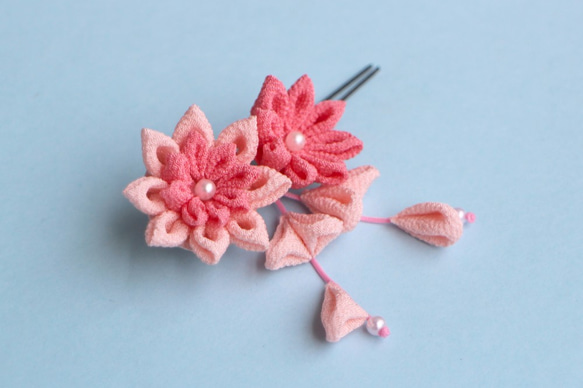 着物に♪〈受注製作〉小花のミニかんざし ピンク つまみ細工 浴衣 1枚目の画像