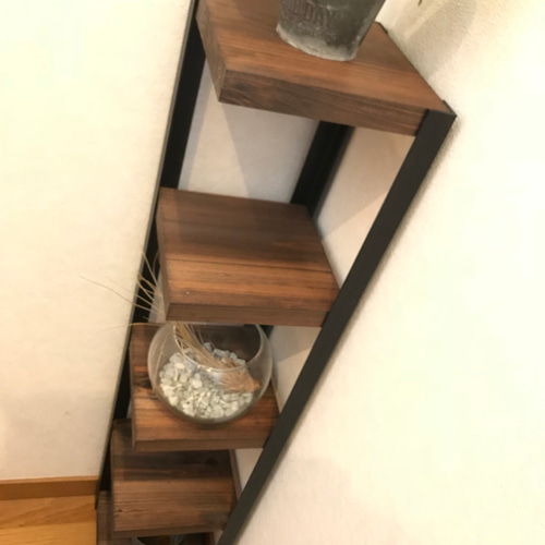 コーナーシェルフ5段【handmade】階段踊り場にお部屋の角に☆ウッド