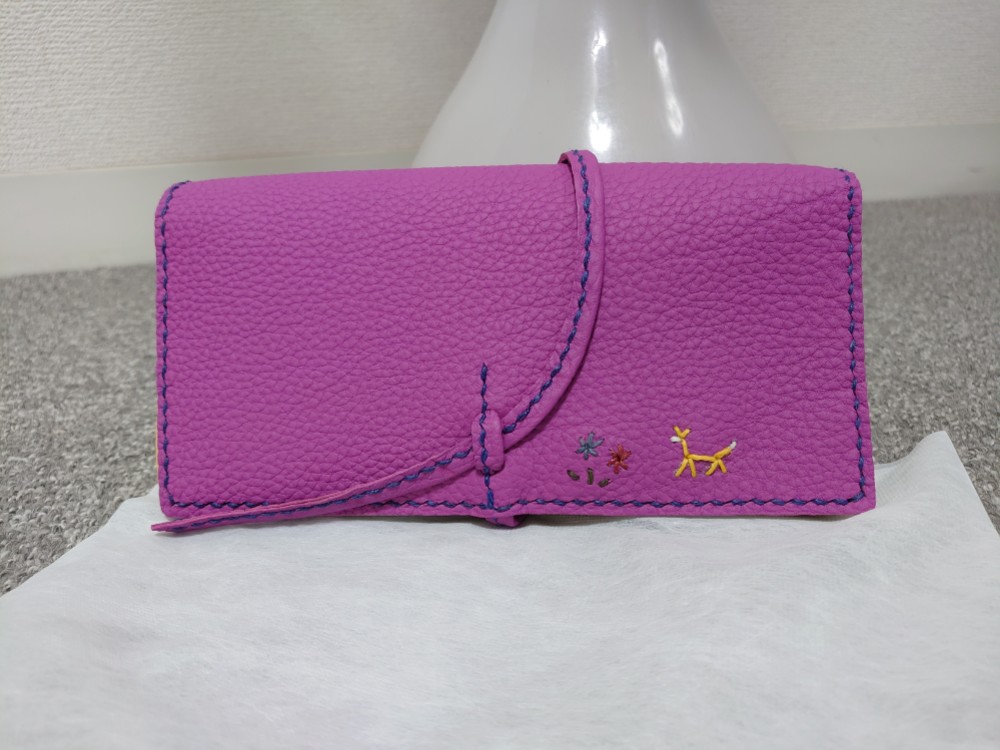 手縫いの紐長財布　kurukuru　ドイツシュリンク 【お散歩】