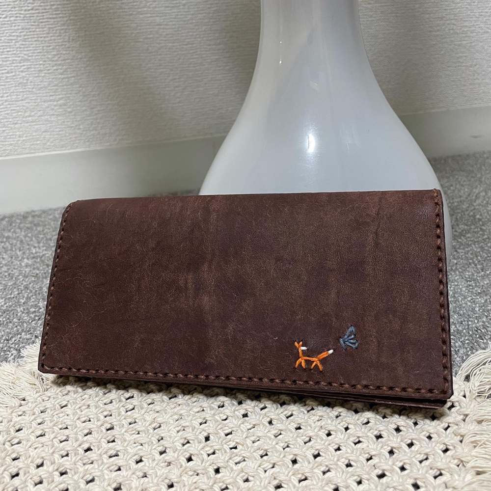 イタリアンレザー手縫い長財布 【この尻尾にと～まれ】