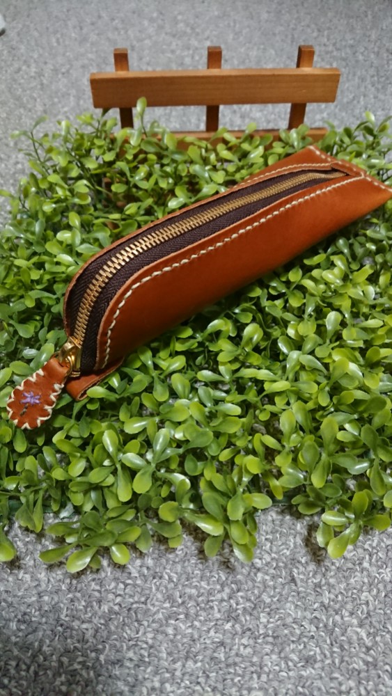 イタリアンレザー手縫いのペンケース