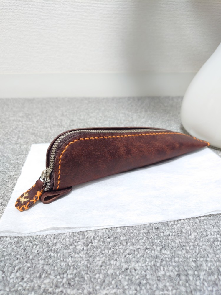 イタリアンレザー手縫いのペンケース