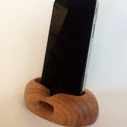 [定制] 木製智能手機支架（楠木） 第4張的照片