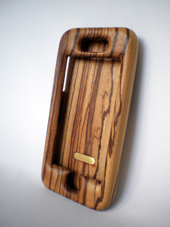 【受注制作】木製iPhoneケース（ゼブラウッド・フルカバー） 1枚目の画像
