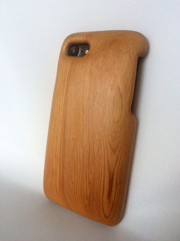 【受注制作】木製iPhoneケース（屋久杉）（iPhone 6、6s、7、8用） 1枚目の画像