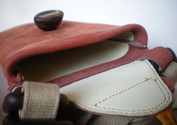皮革和木材便攜包[棕色] 第3張的照片