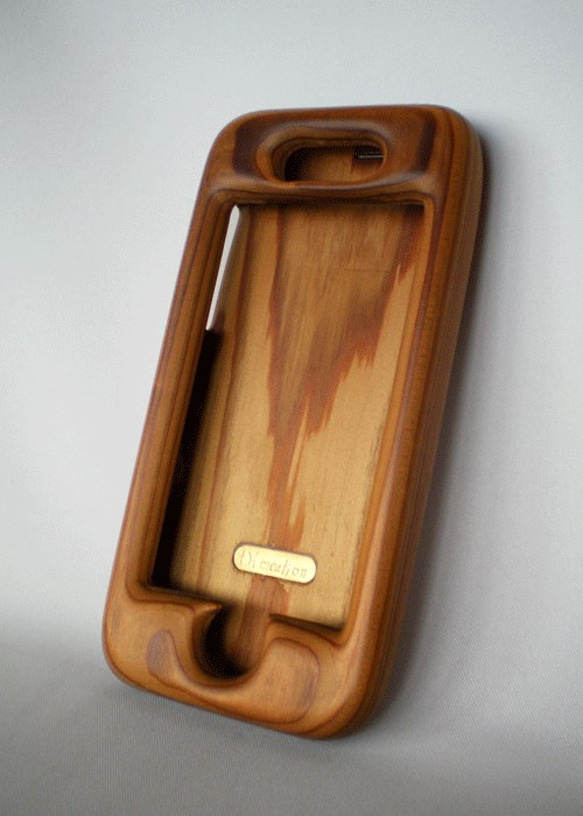 木製iPhoneケース（杉・フルカバー） 1枚目の画像