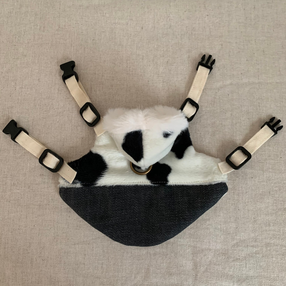 うさぎのパーカーハーネス牛柄 Sサイズ 2枚目の画像