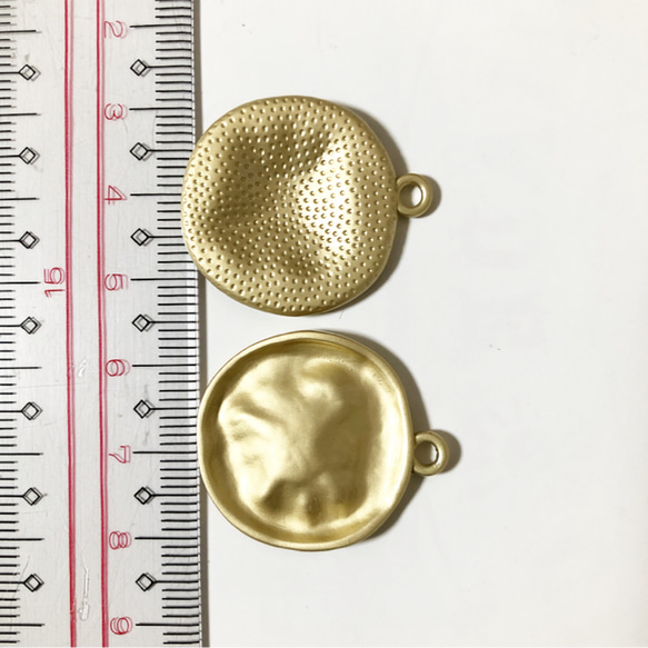 マットゴールドコイン形チャーム 3枚目の画像