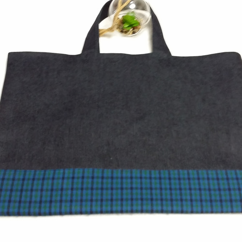 可愛いピーターラビットの姉妹の刺繍入りレッスンバック その他