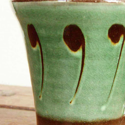 スリップウェアのマグカップ（緑） 2枚目の画像
