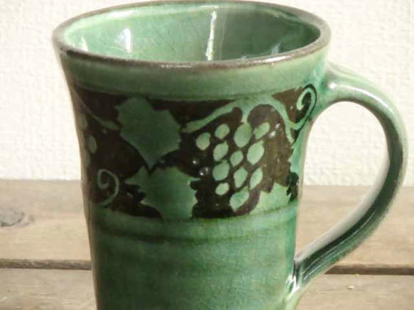 ブドウのマグカップ（緑） 2枚目の画像