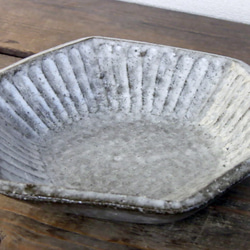 六角形の白い菓子皿（わら灰） 2枚目の画像