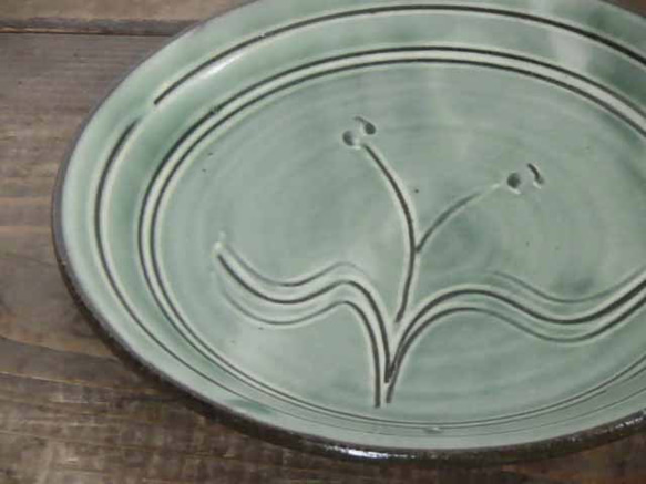 ニリンソウの皿（緑） 3枚目の画像