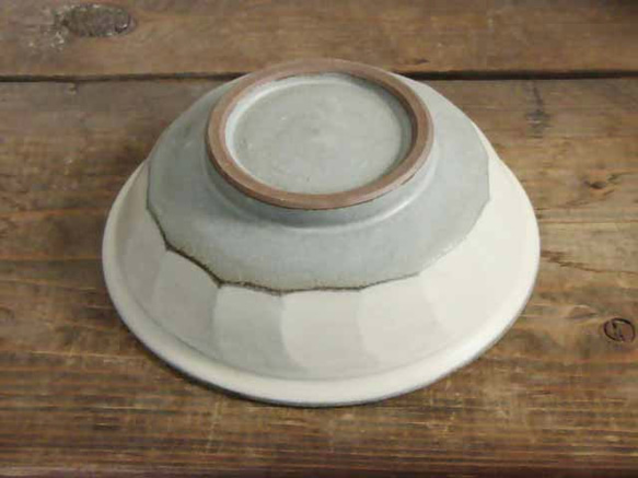 白い面取り鉢（蘭越） 3枚目の画像