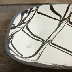 スリップウェア角皿（白） 3枚目の画像
