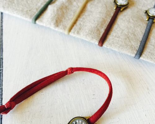 時計のヘアゴム 赤 ヘアゴム H&J Gallery 通販 3154149｜Creema