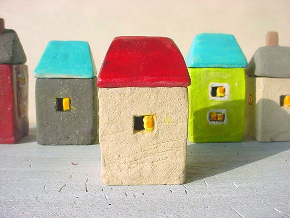 世界の小さな陶器のお家シリーズ 5枚目の画像